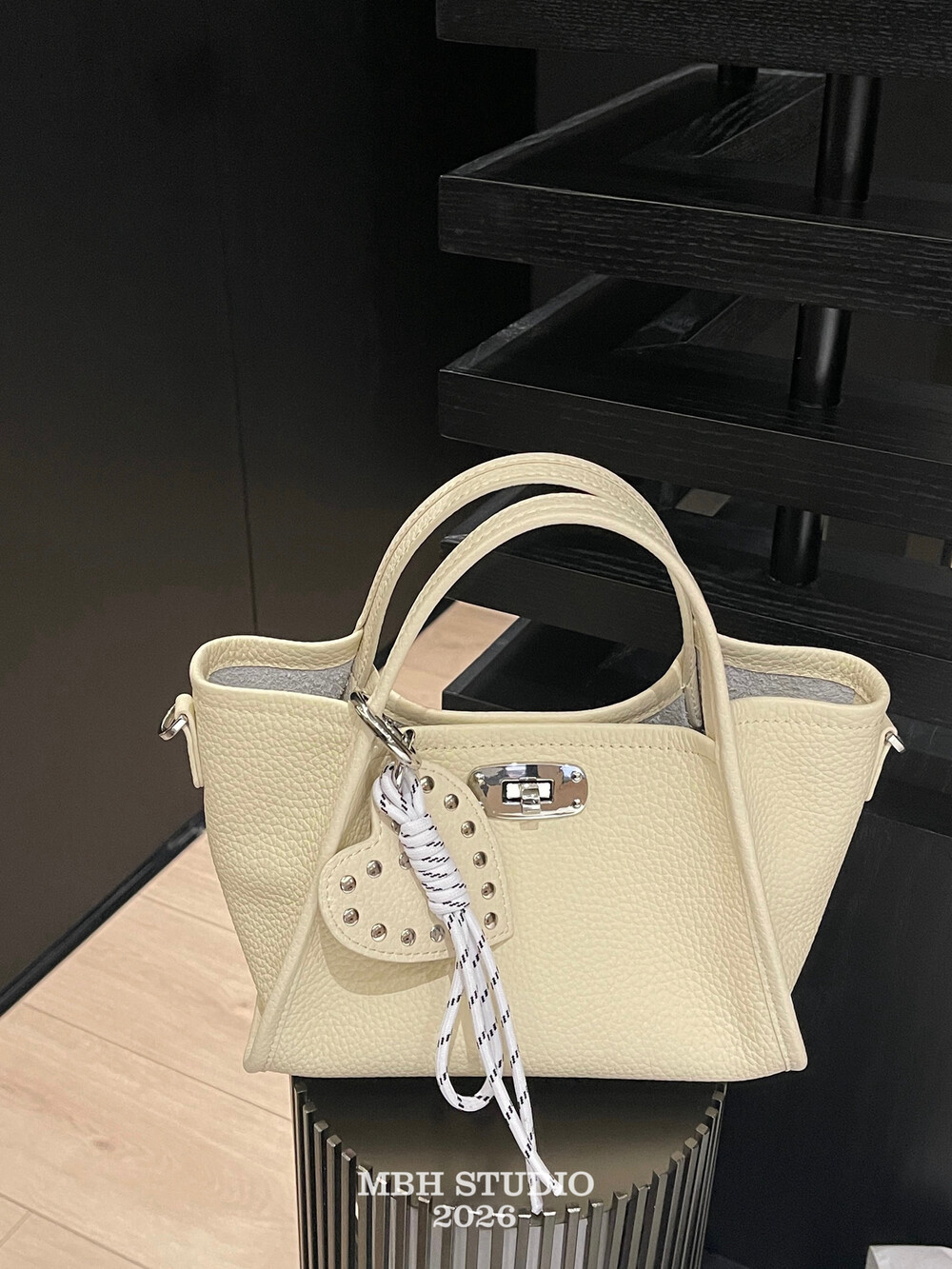 MBH26 Early Spring Lychee Texture Cowhide Wing Basket Bag Minimalist Versatile Handbag - Image 3