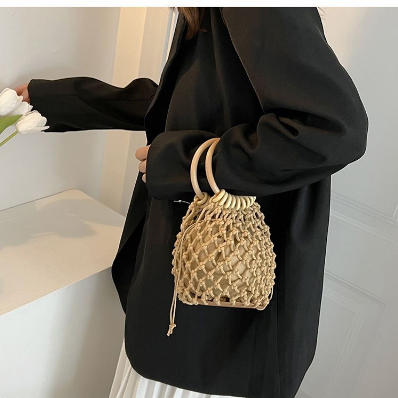 Straw Woven Bucket Shoulder Bag 2026 Spring Women's Casual Beach Tote