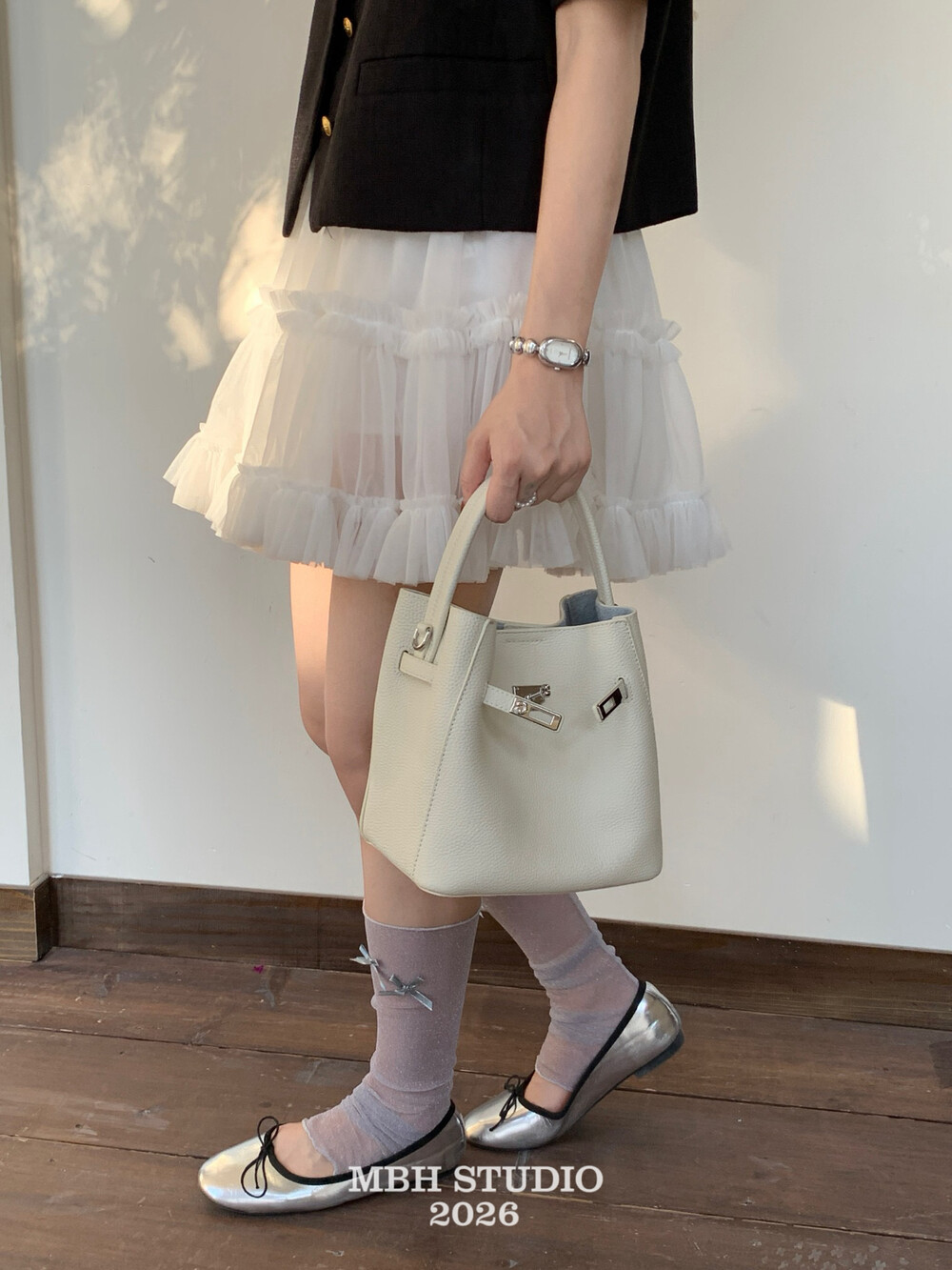 Top Grain Leather Bucket Bag with Shoulder Strap - Image 3