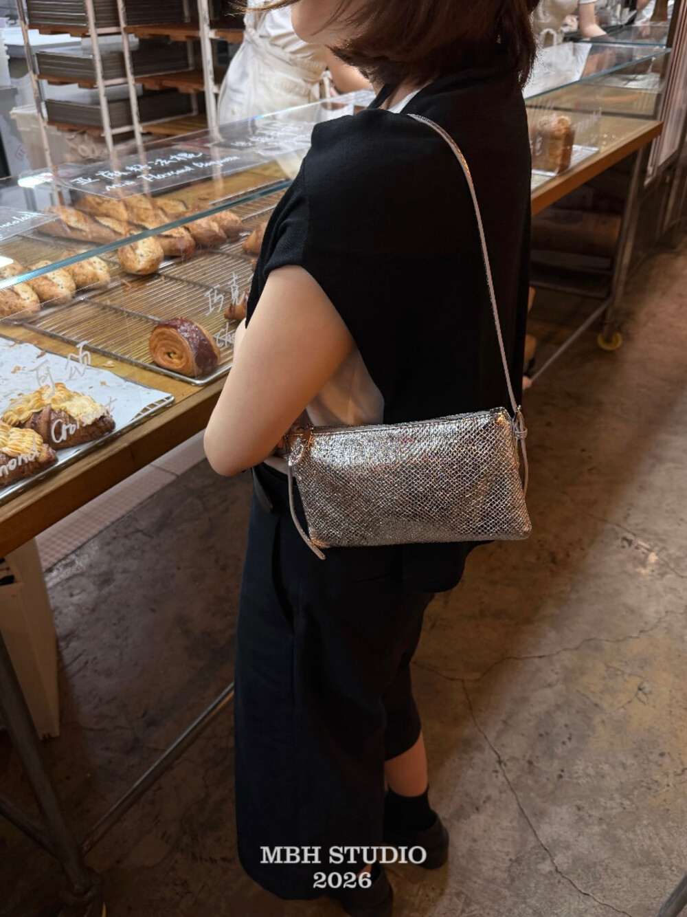 MBH Shimmering Lambskin Envelope Bag Minimalist Versatile Crossbody Shoulder Bag with Strap - Image 2