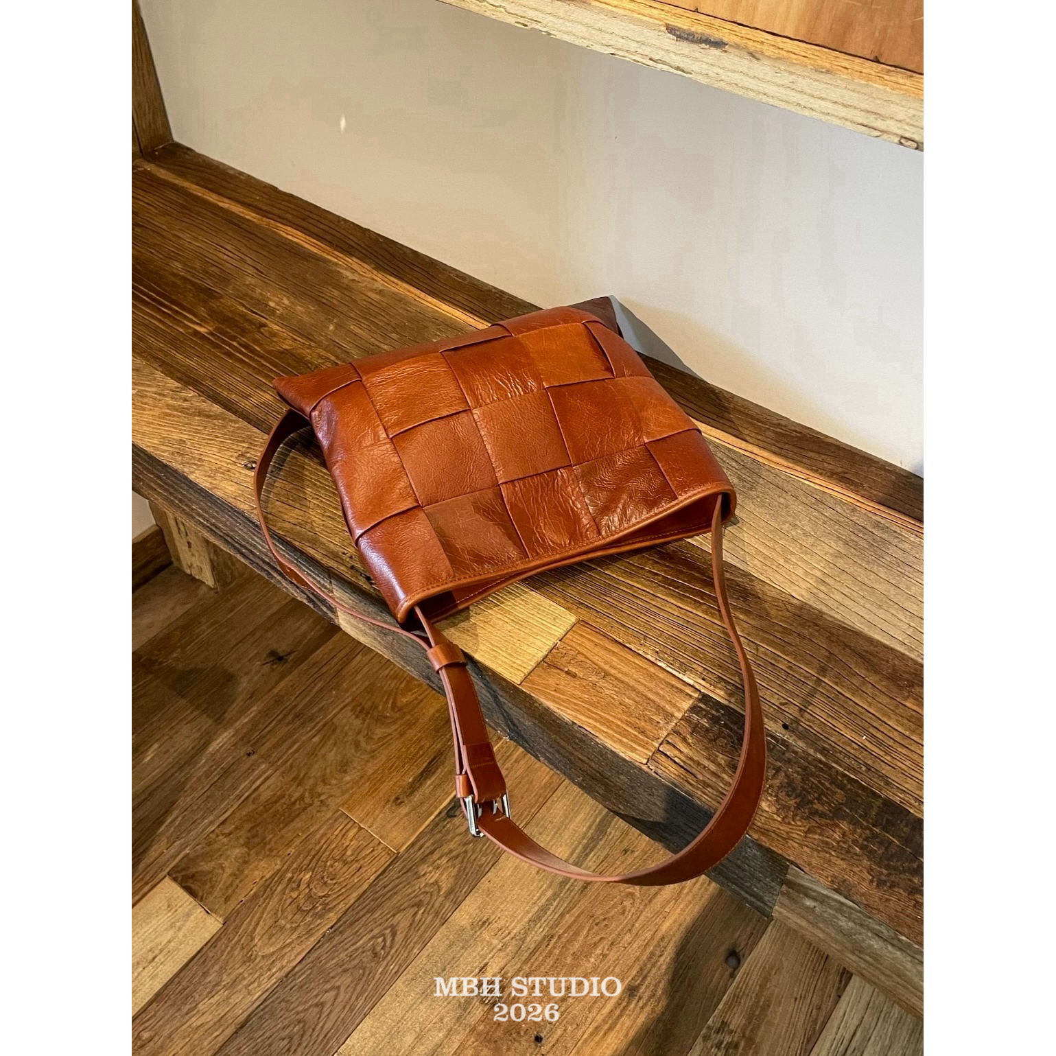 MBH Imported Top Grain Leather Woven Tote Bag Vintage Washed Texture Artistic Niche Shoulder Bag - Image 5