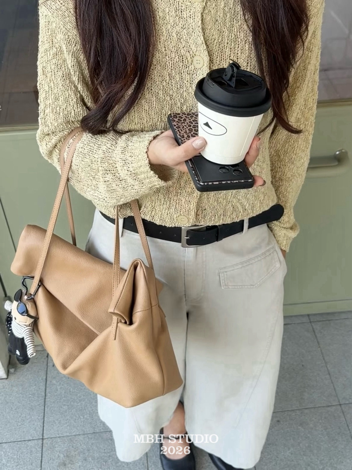 MBH Full Grain Wrinkled Leather Foldable Tote Bag Large Capacity Commuter Shoulder Bag - Image 2