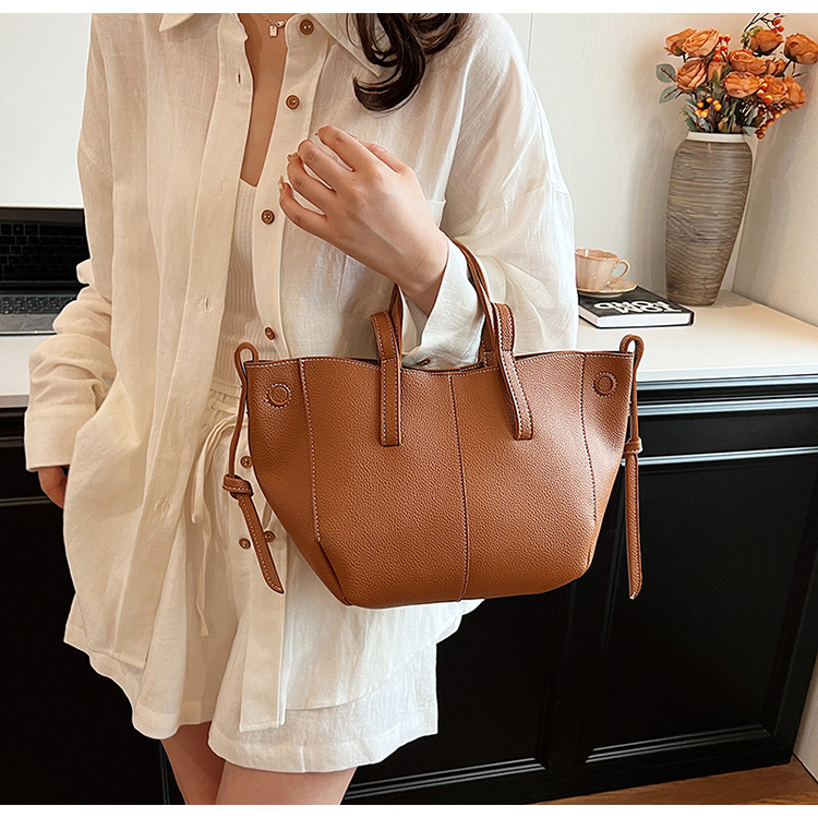 French Style Wing Bucket Tote Bag Women 2026 New Large Capacity Shoulder Bag